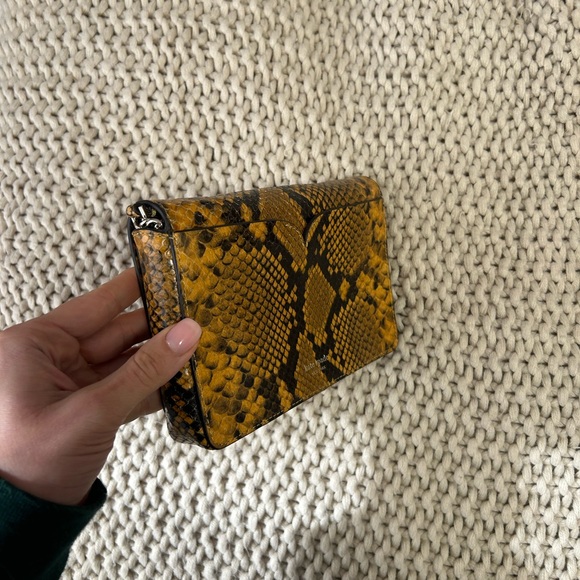 Kate Spade crossbody with chain strap - Picture 9 of 11